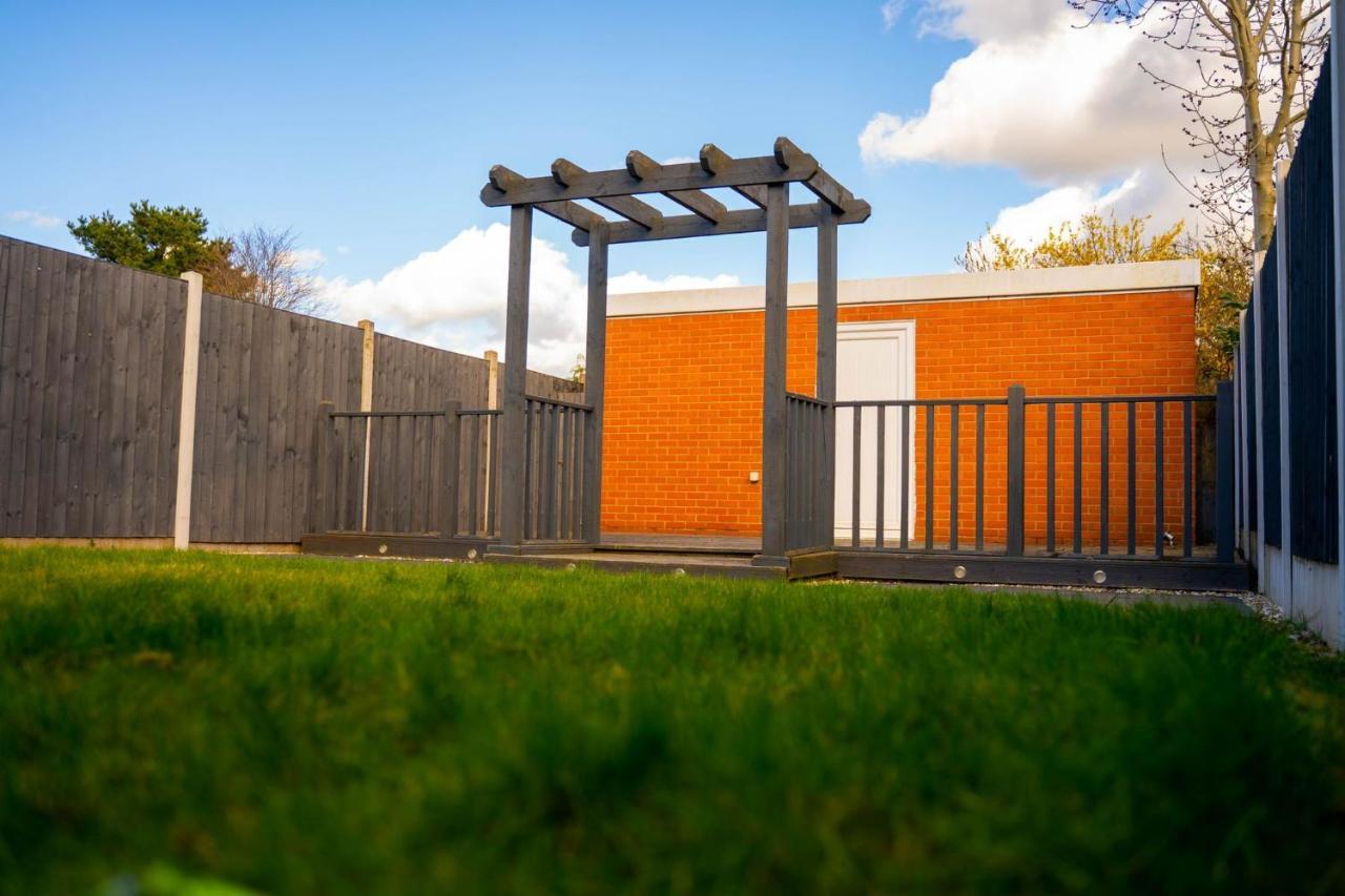 3 Bedroom House Bhx Hs2 Contractor Solihull Free Parking Sheldon (West Midlands)