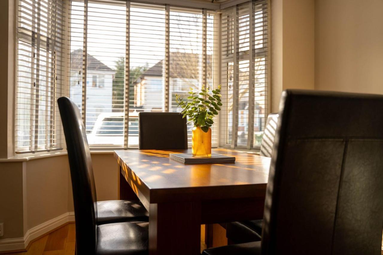 3 Bedroom House Bhx Hs2 Contractor Solihull Free Parking *